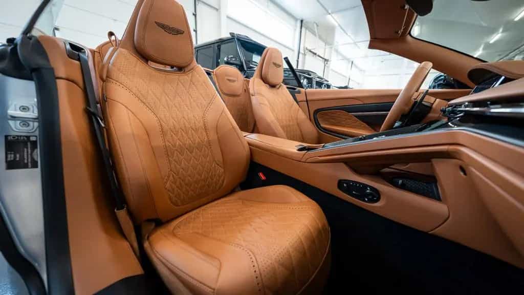 Aston Martin DB12 4.0 V8 Volante 02/2025-photo-12