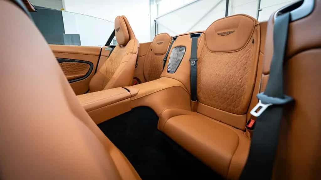 Aston Martin DB12 4.0 V8 Volante 02/2025-photo-13