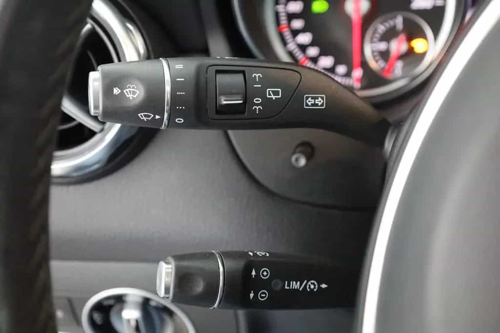Mercedes-Benz GLA 180 Urban LED Navi Panorama Sitzheizung PDC 03/2019-photo-18