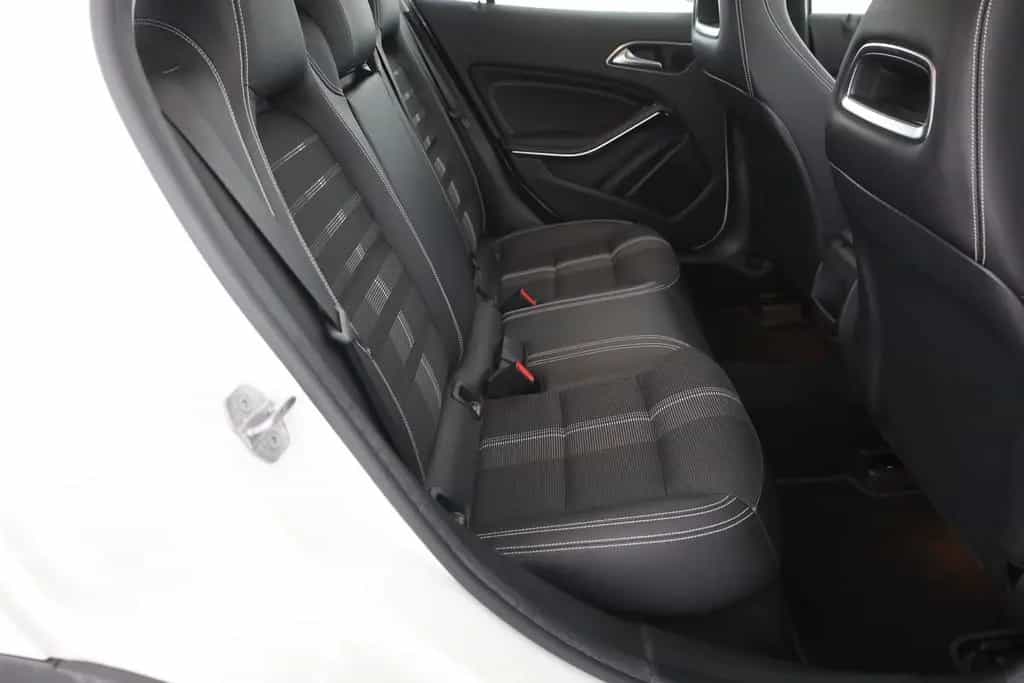 Mercedes-Benz GLA 180 Urban LED Navi Panorama Sitzheizung PDC 03/2019-photo-23
