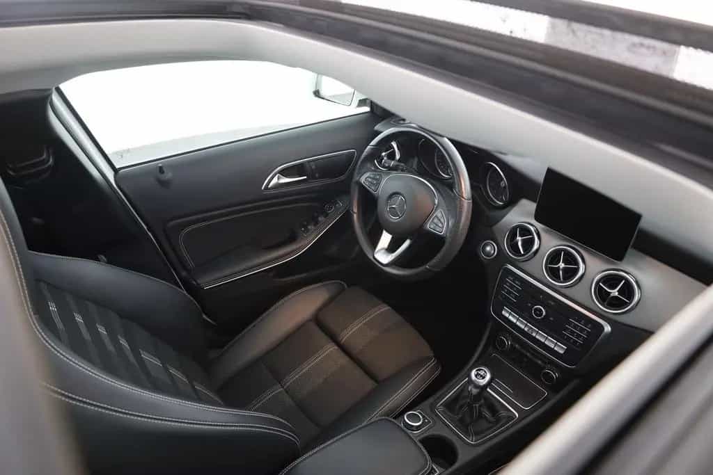 Mercedes-Benz GLA 180 Urban LED Navi Panorama Sitzheizung PDC 03/2019-photo-25
