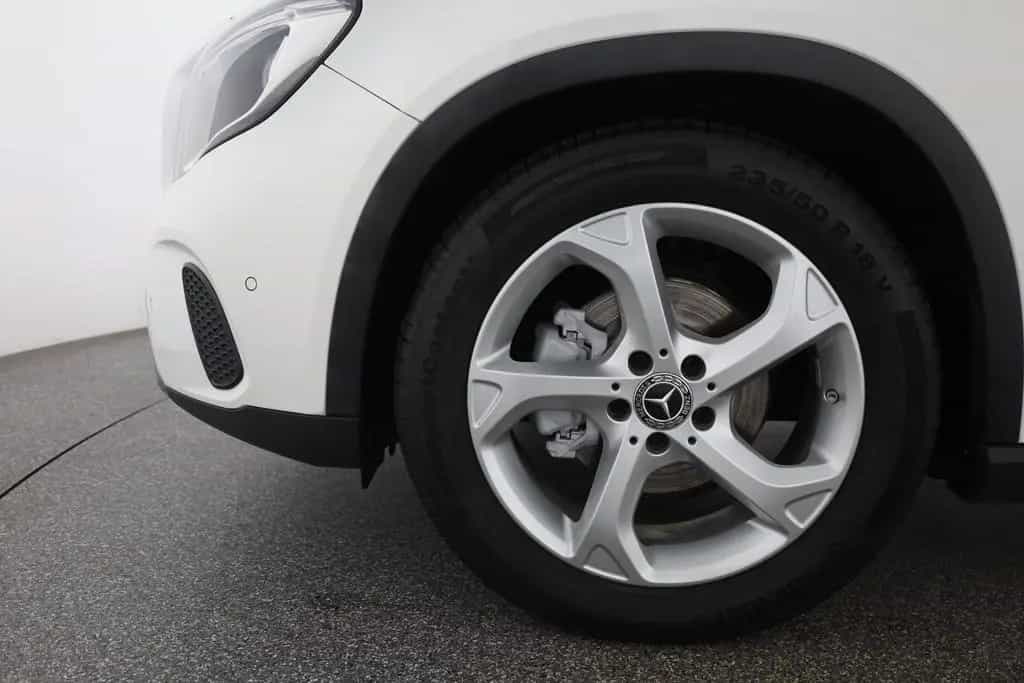 Mercedes-Benz GLA 180 Urban LED Navi Panorama Sitzheizung PDC 03/2019-photo-28