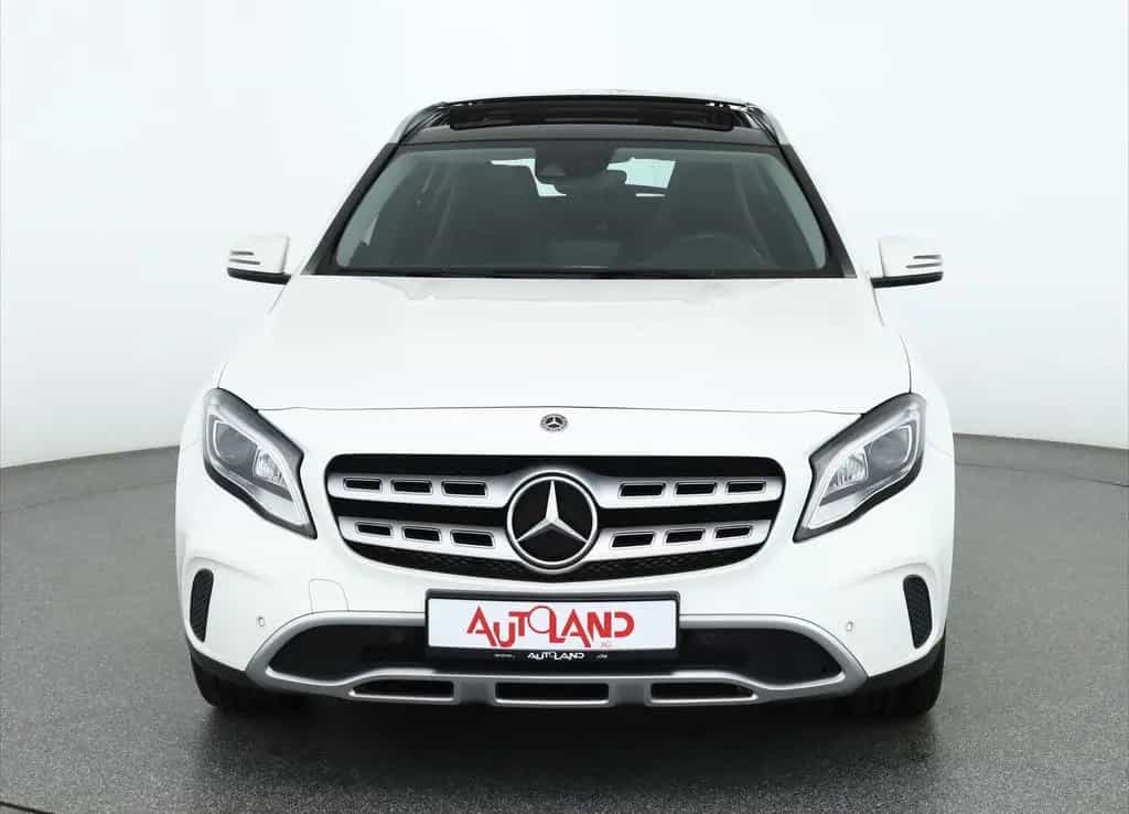 Mercedes-Benz GLA 180 Urban LED Navi Panorama Sitzheizung PDC 03/2019-photo-7