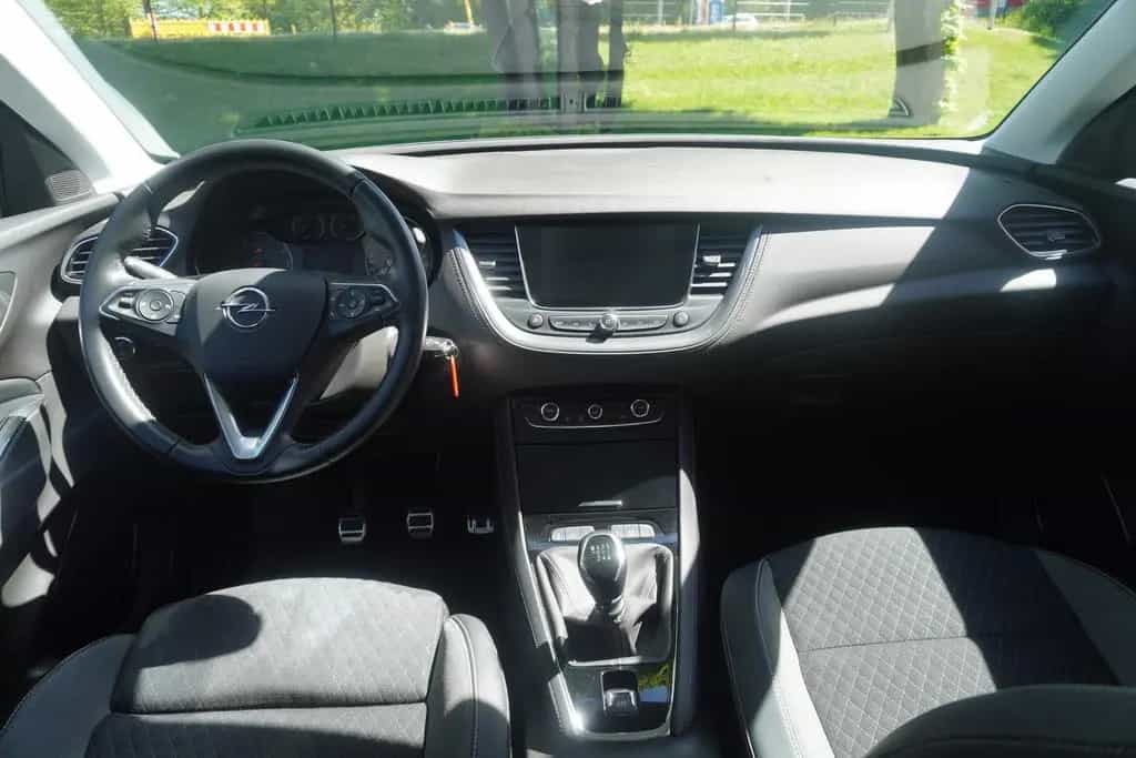 Opel Grandland 1.2 Elegance LED Navi Totwinkel Kamera 07/2020-photo-11
