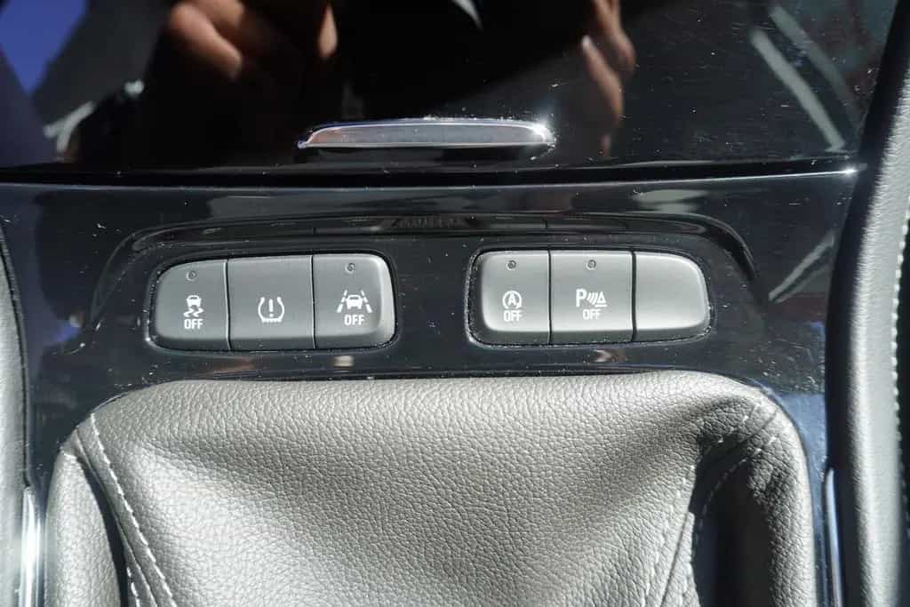 Opel Grandland 1.2 Elegance LED Navi Totwinkel Kamera 07/2020-photo-13