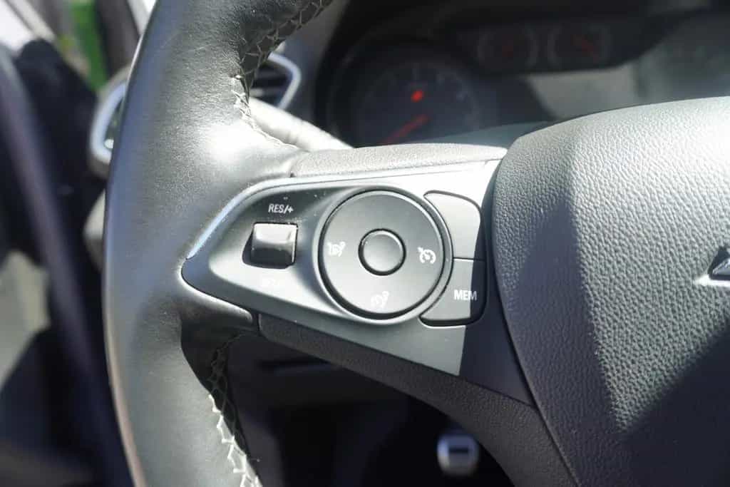 Opel Grandland 1.2 Elegance LED Navi Totwinkel Kamera 07/2020-photo-15