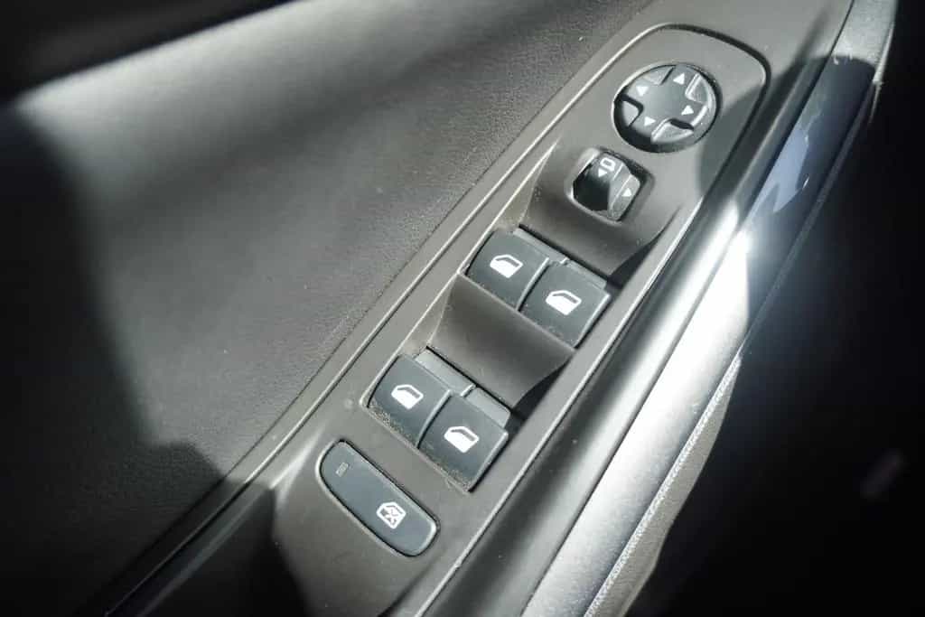 Opel Grandland 1.2 Elegance LED Navi Totwinkel Kamera 07/2020-photo-18