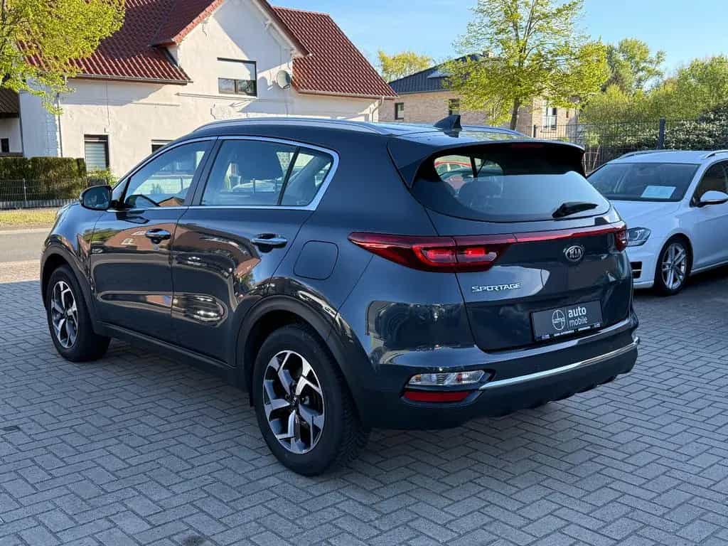 Kia Sportage 1.6, Kamera, 1. Hand, TÜV & Serivce neu 07/2019-photo-2