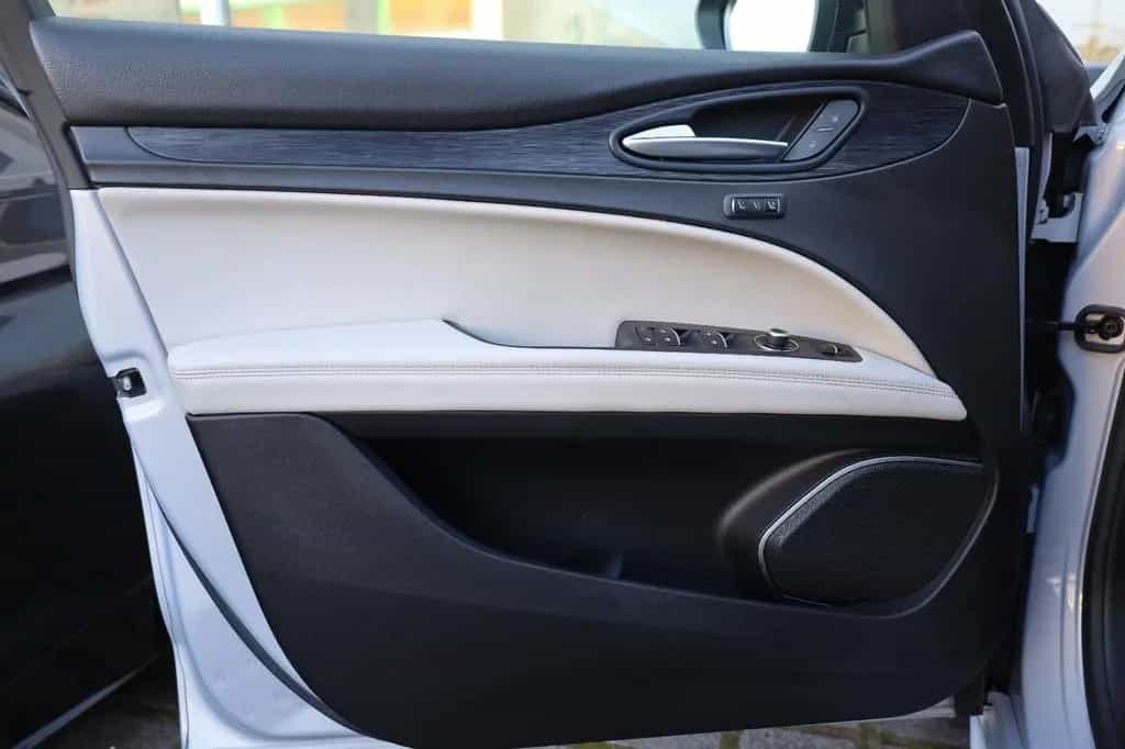 Alfa Romeo Stelvio Sport/ACC/PANO/NAVI/BTH/MFL/KAMERA/R20 07/2020-photo-9