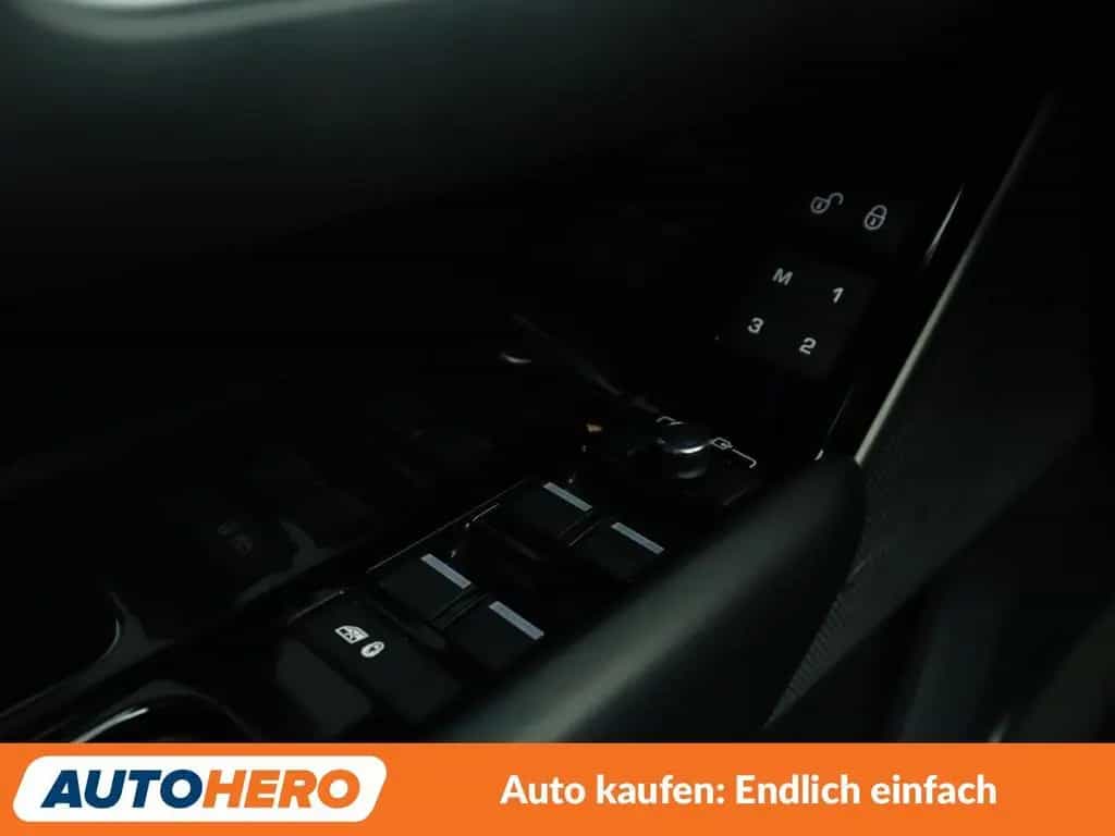 Land Rover Range Rover Rover Velar 3.0 V6 Diesel HSE R-Dynamic 05/2018-photo-24