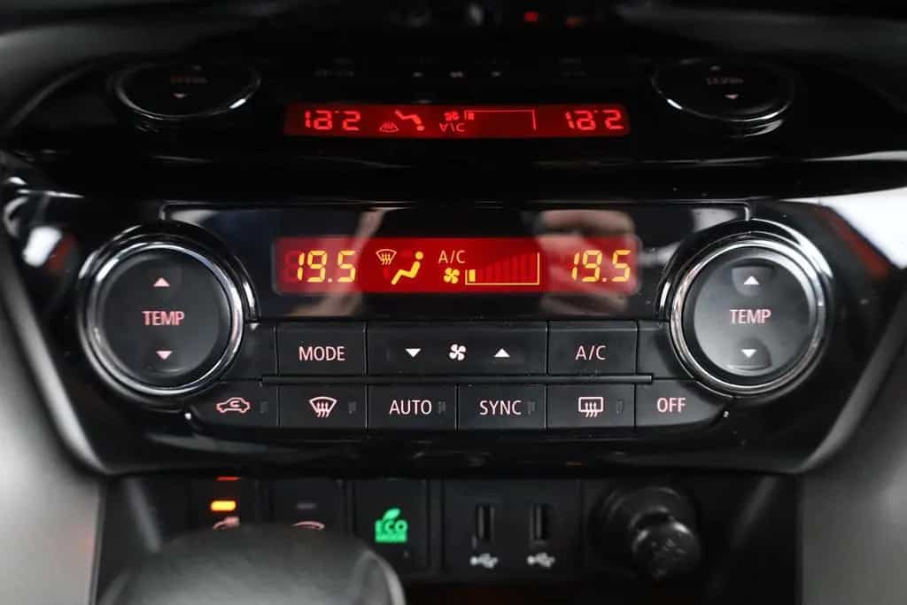Mitsubishi Eclipse Cross 1.5 T-MIVEC Aut. LED AHK Kamera 04/2020-photo-11