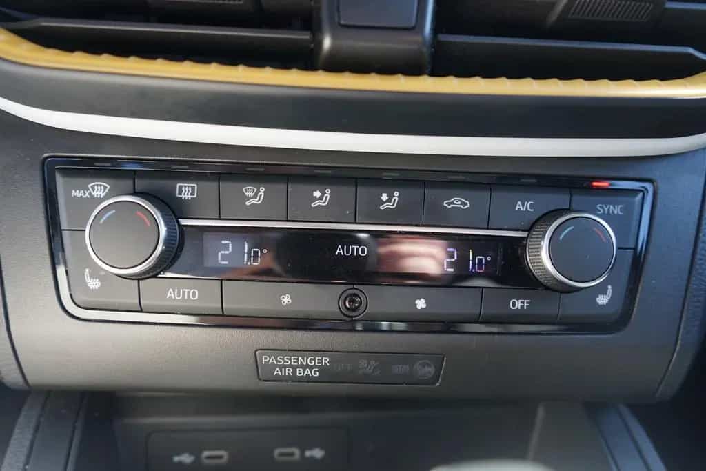 Seat Ibiza 1.0 TSI Style DSG LED Navi PDC Tempomat 07/2022-photo-18