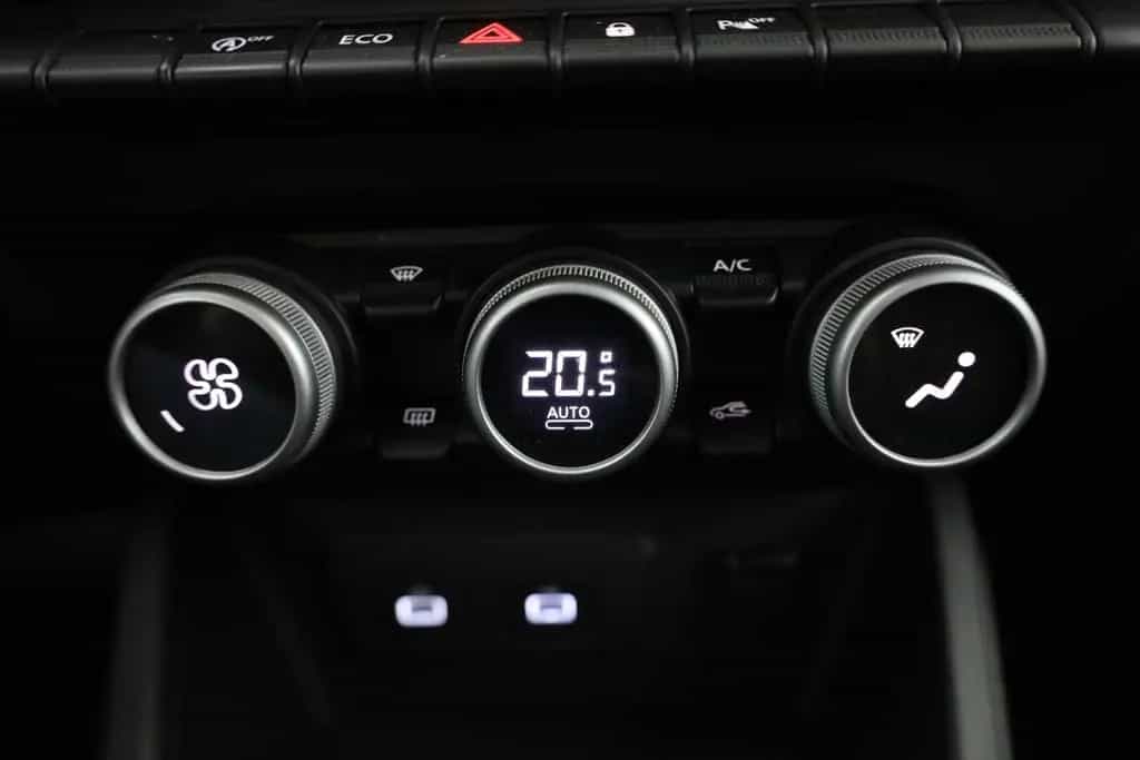 Dacia Duster 1.3 TCe EDC 150 Journey LED Navi Kamera 03/2023-photo-11