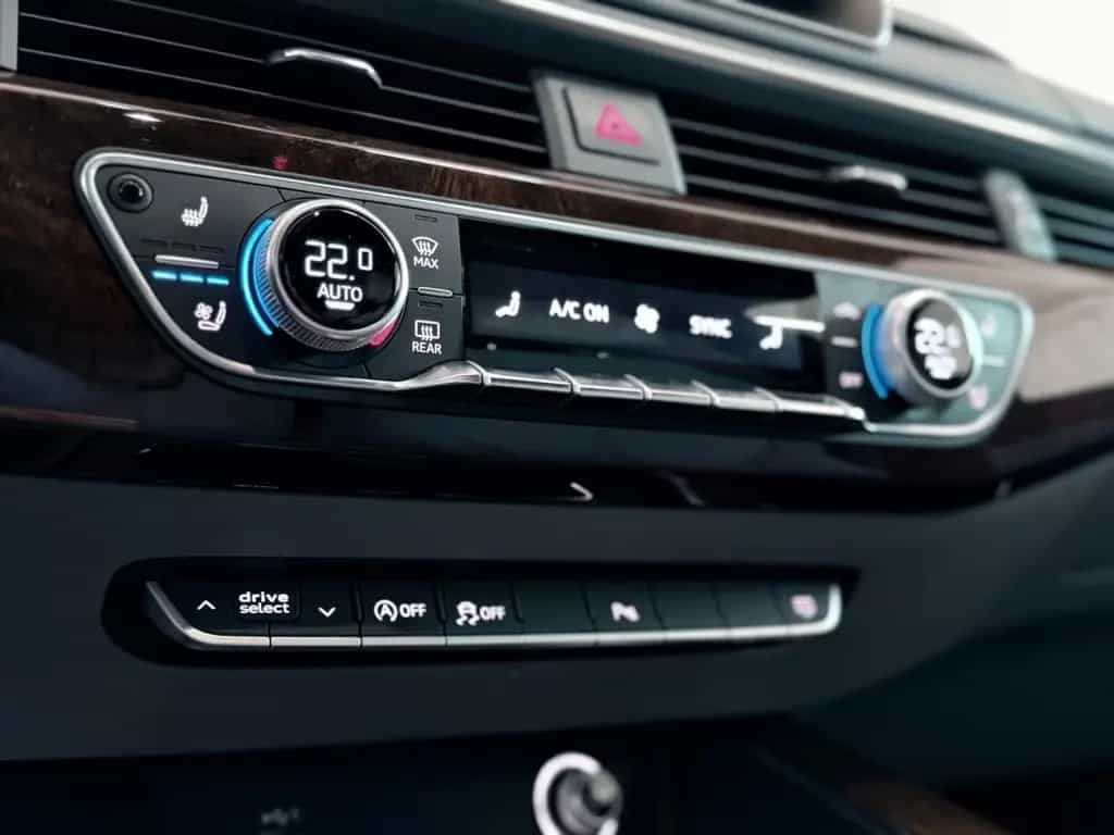 Audi A4 quattro S line B&O Kamera Virtual 06/2020-photo-19