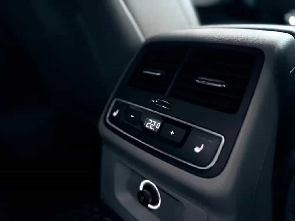 Audi A4 quattro S line B&O Kamera Virtual 06/2020-photo-22