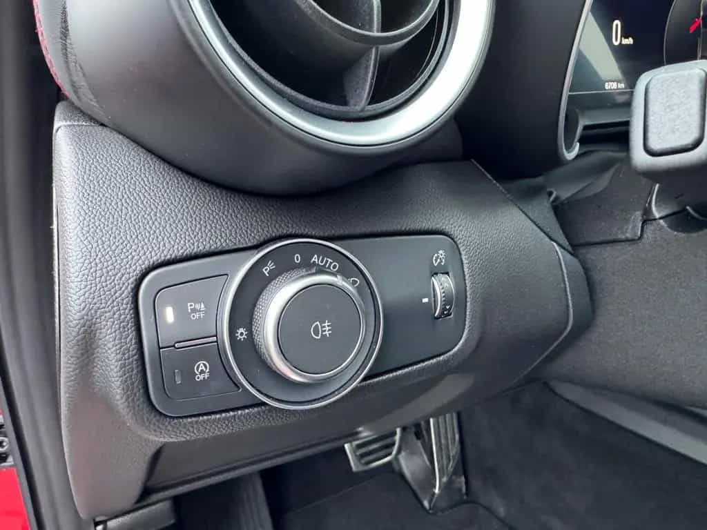 Alfa Romeo Giulia Competizione+SCHIEBEDACH+HARMAN+LEDER+BRE 07/2023-photo-17