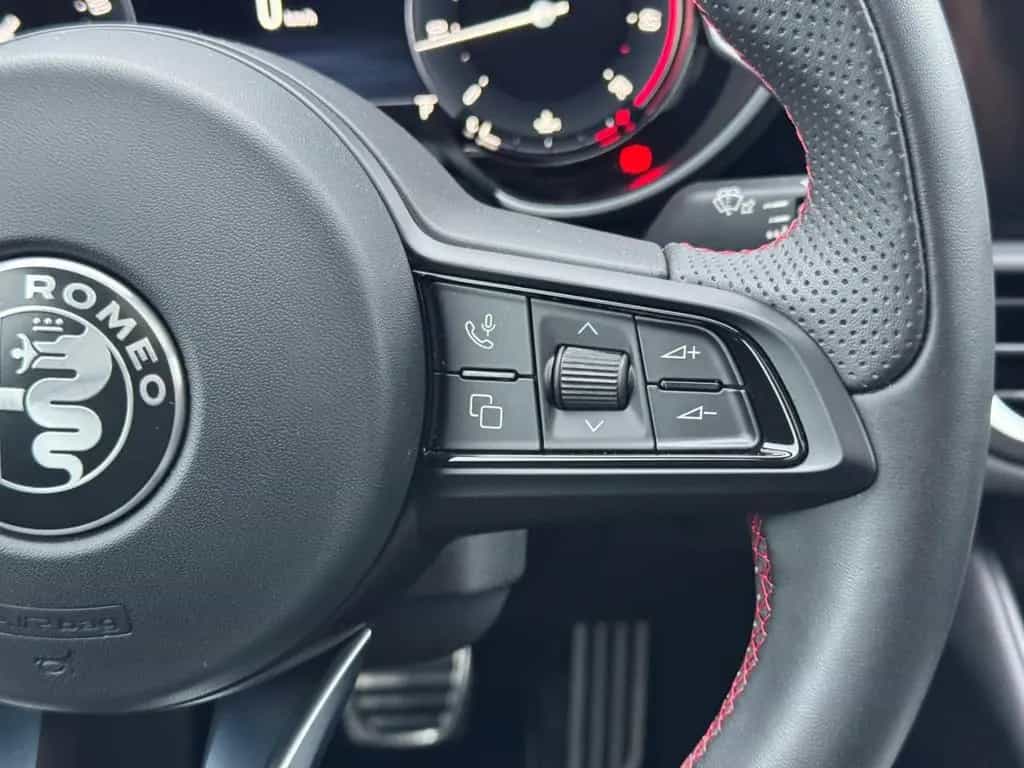 Alfa Romeo Giulia Competizione+SCHIEBEDACH+HARMAN+LEDER+BRE 07/2023-photo-20