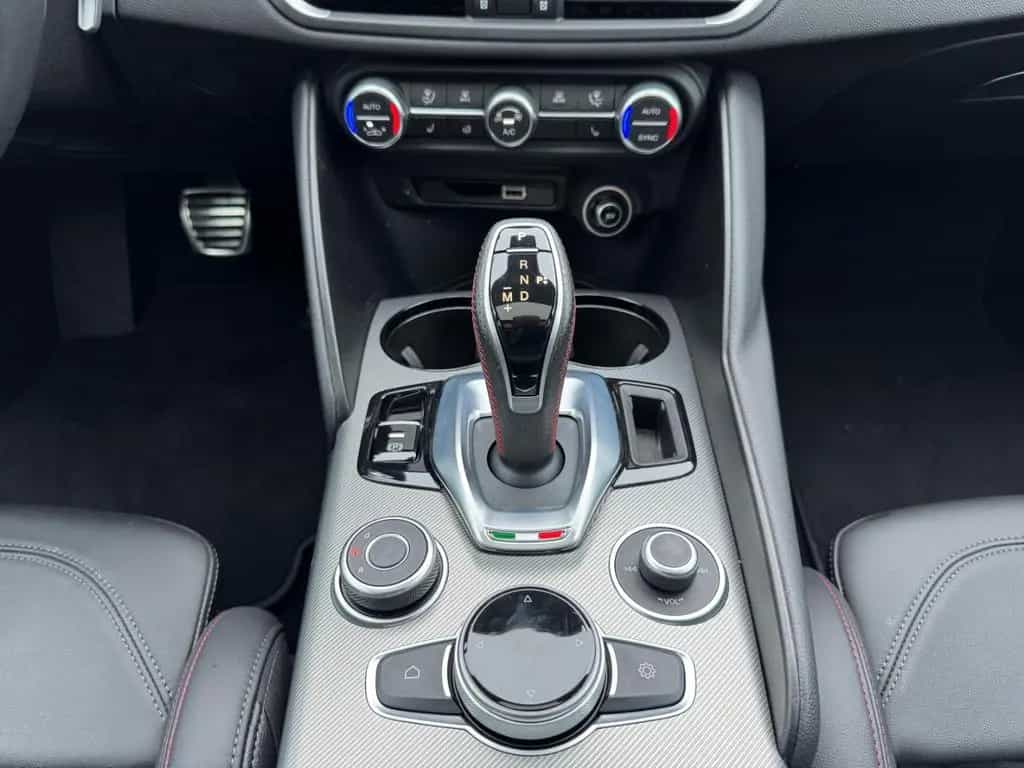 Alfa Romeo Giulia Competizione+SCHIEBEDACH+HARMAN+LEDER+BRE 07/2023-photo-26