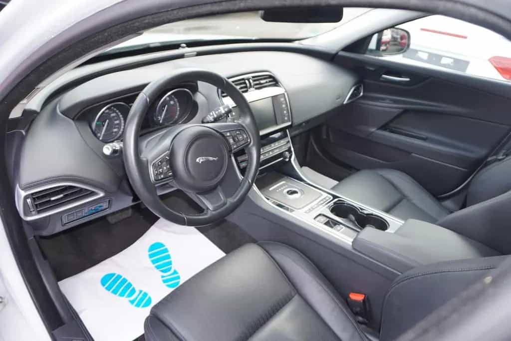 Jaguar XE 25T Portfolio *nur 8.300KM*1.Hand*TOP Ausst. 03/2016-photo-16