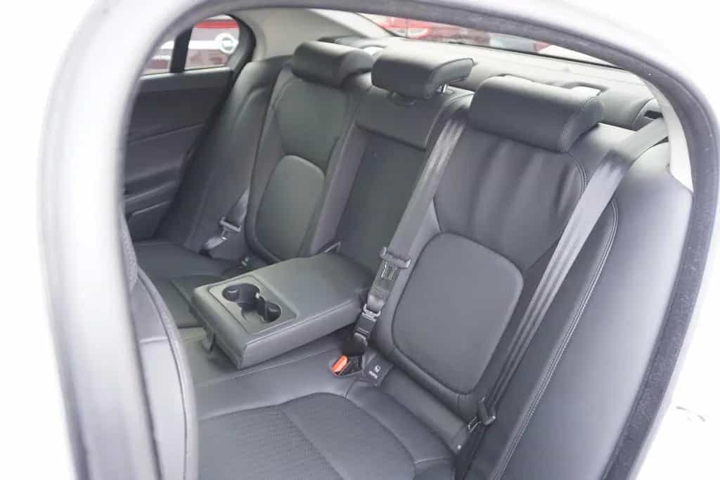 Jaguar XE 25T Portfolio *nur 8.300KM*1.Hand*TOP Ausst. 03/2016-photo-18