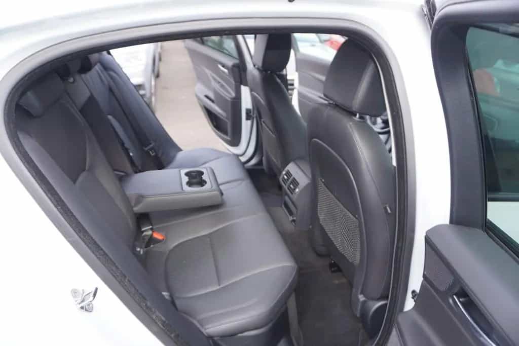 Jaguar XE 25T Portfolio *nur 8.300KM*1.Hand*TOP Ausst. 03/2016-photo-21