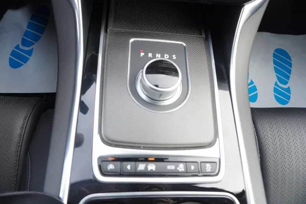 Jaguar XE 25T Portfolio *nur 8.300KM*1.Hand*TOP Ausst. 03/2016-photo-29