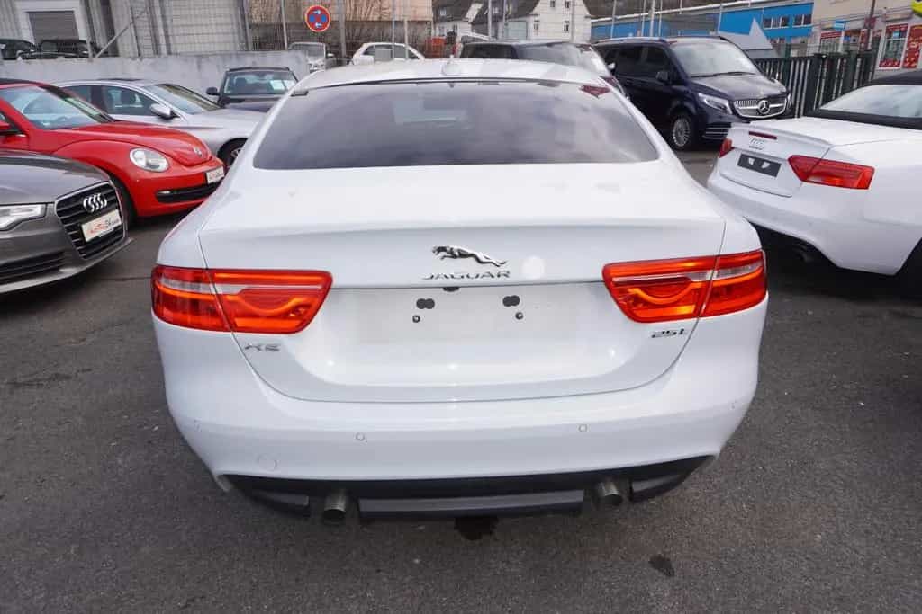 Jaguar XE 25T Portfolio *nur 8.300KM*1.Hand*TOP Ausst. 03/2016-photo-7