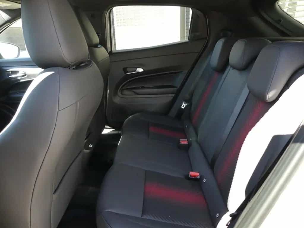 Alfa Romeo Junior IBRIDA TI 1.2 VGT 145PS DCT6 SCHIEBEDACH 05/2026-photo-11