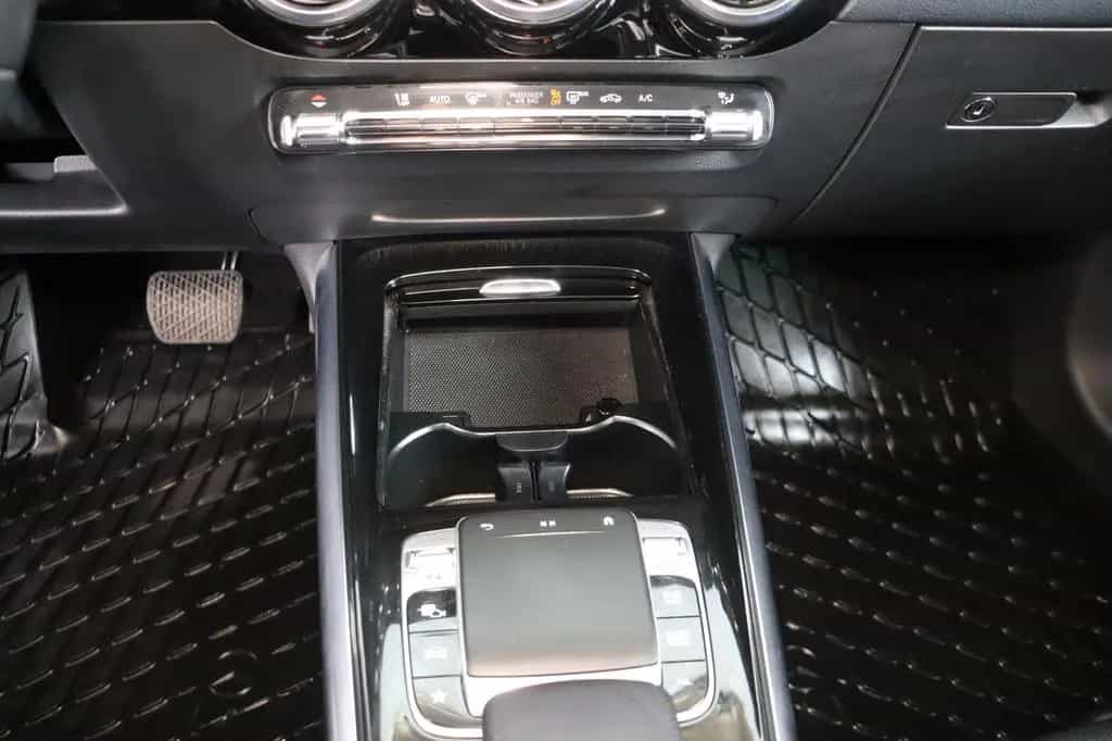 Mercedes-Benz B 200 * LED * Navi * Leder 03/2019-photo-12