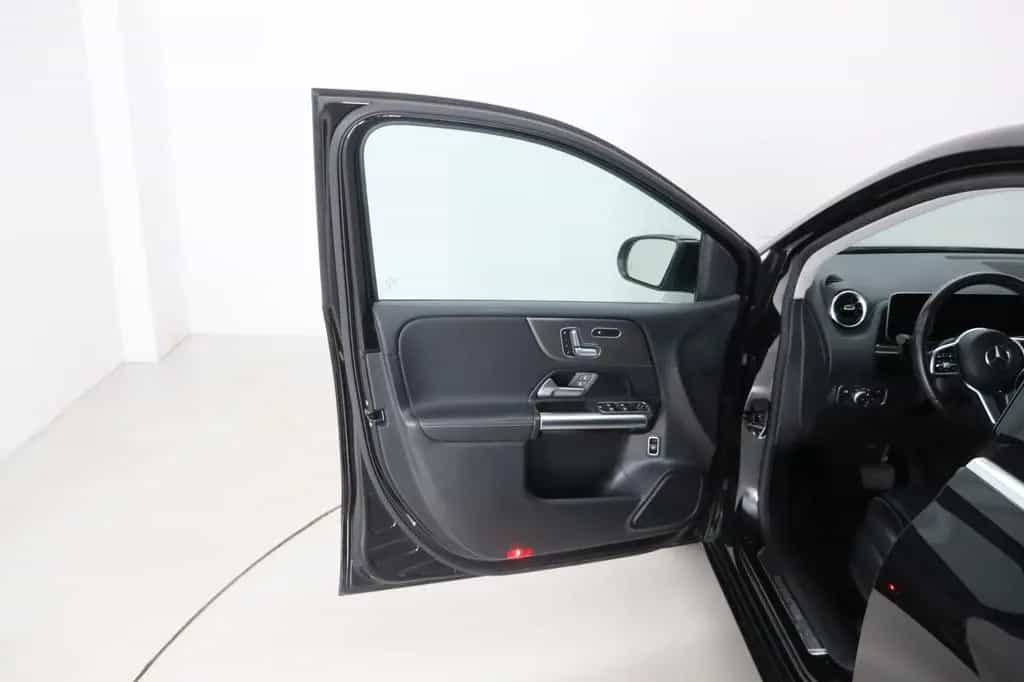 Mercedes-Benz B 200 * LED * Navi * Leder 03/2019-photo-29