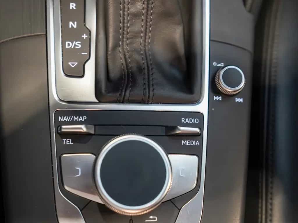 Audi A3 Cabrio 1.4 TFSI sport Xenon Windschott Navi 05/2018-photo-22