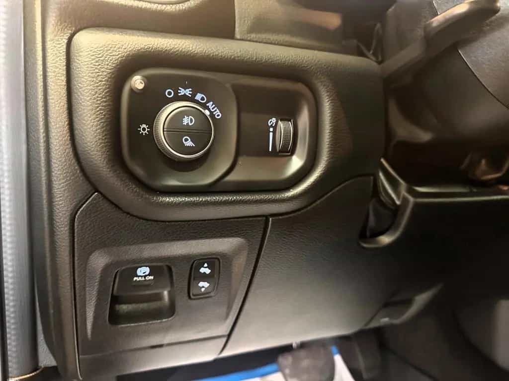 Dodge RAM 1500 5.7 4x4 / Sportbar/ Offroad / LED 07/2023-photo-24
