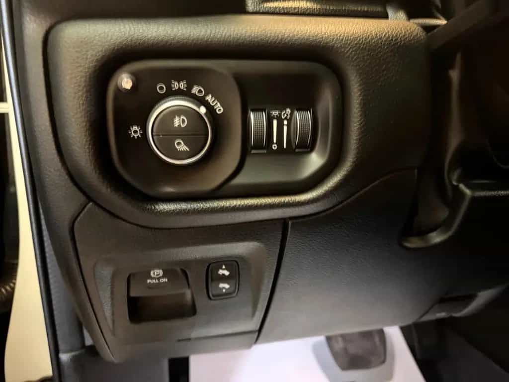 Dodge RAM 1500 5.7 Laramie 4x4 / 22" La Chanti / LED 07/2023-photo-22