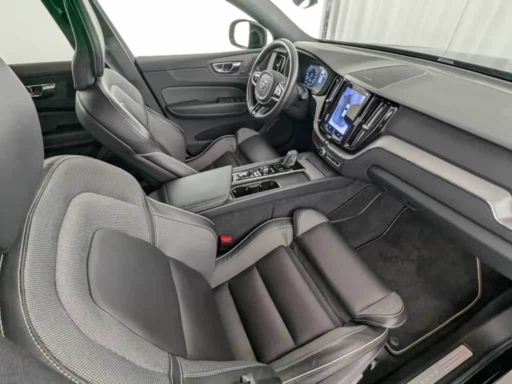 Volvo XC60 XC 60 B4AWD R-Design LED+NAVI+ACC+AHK+LEDER+ 06/2021-photo-13
