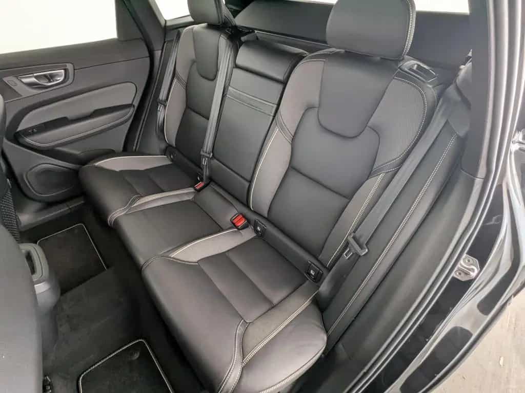 Volvo XC60 XC 60 B4AWD R-Design LED+NAVI+ACC+AHK+LEDER+ 06/2021-photo-16