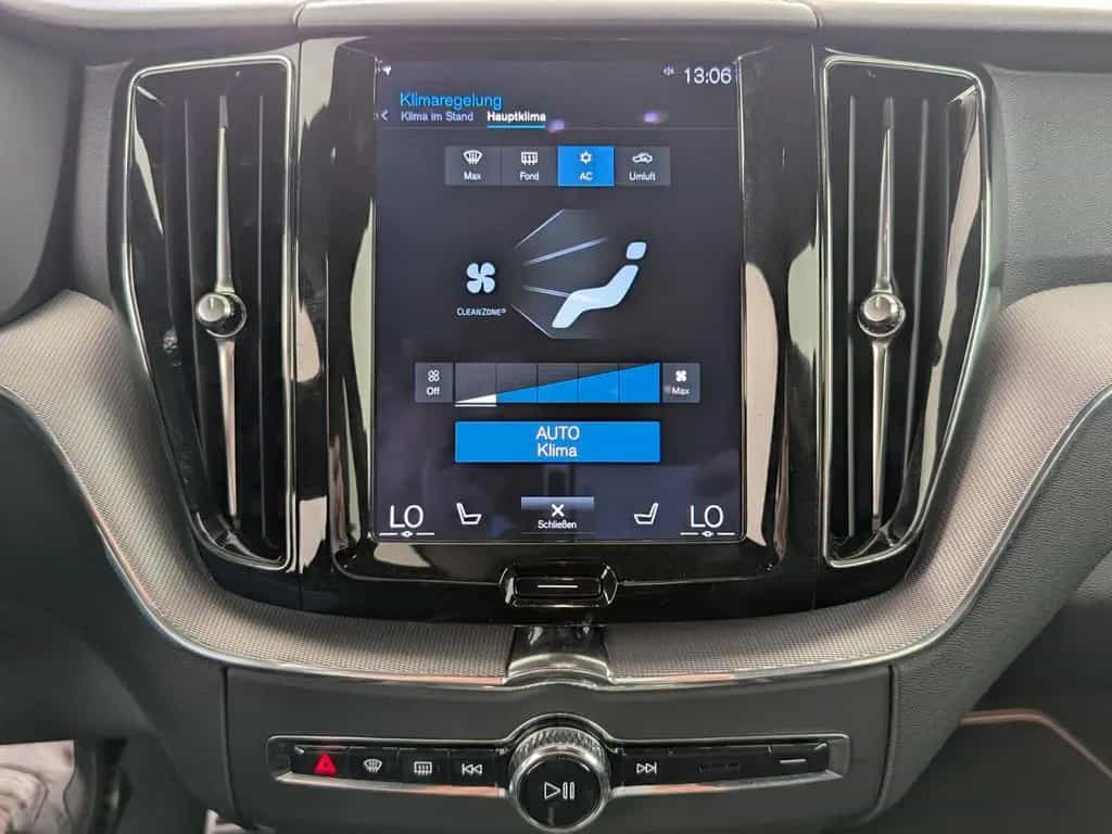 Volvo XC60 XC 60 B4AWD R-Design LED+NAVI+ACC+AHK+LEDER+ 06/2021-photo-23