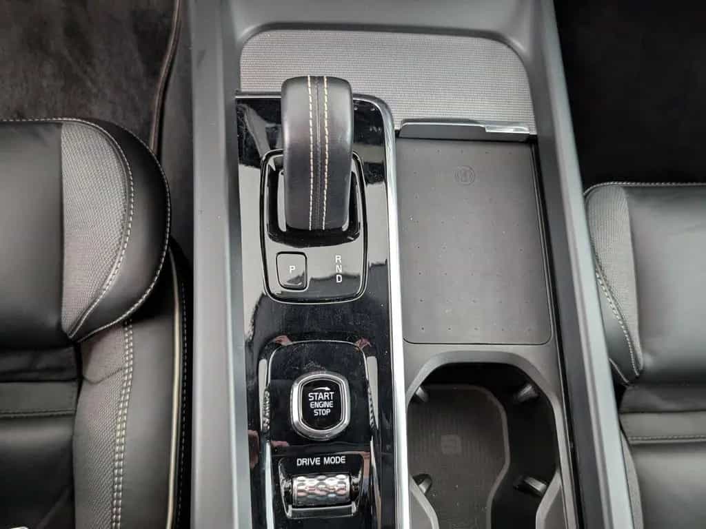 Volvo XC60 XC 60 B4AWD R-Design LED+NAVI+ACC+AHK+LEDER+ 06/2021-photo-24