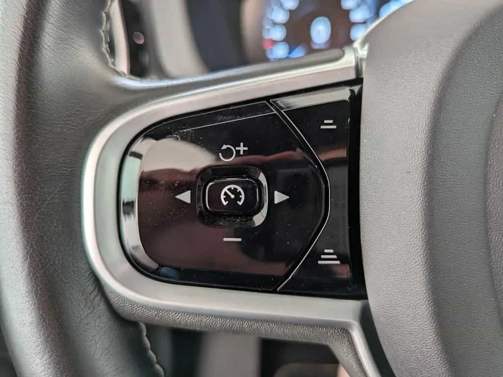 Volvo XC60 XC 60 B4AWD R-Design LED+NAVI+ACC+AHK+LEDER+ 06/2021-photo-25