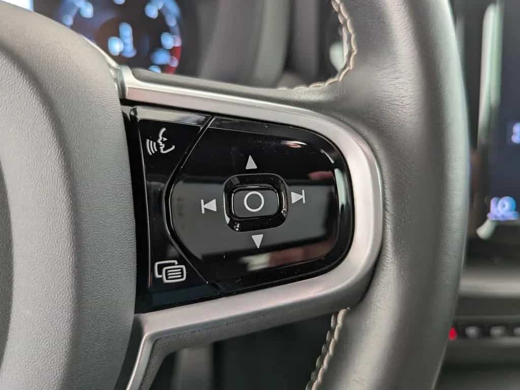 Volvo XC60 XC 60 B4AWD R-Design LED+NAVI+ACC+AHK+LEDER+ 06/2021-photo-26