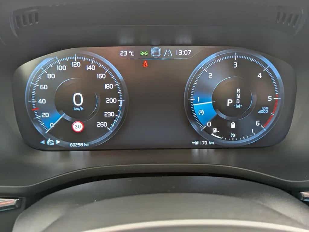 Volvo XC60 XC 60 B4AWD R-Design LED+NAVI+ACC+AHK+LEDER+ 06/2021-photo-29