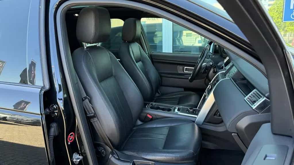 Land Rover Discovery Sport 2.0 TD4 SE AWD PANO RCAM GRA 12/2018-photo-16
