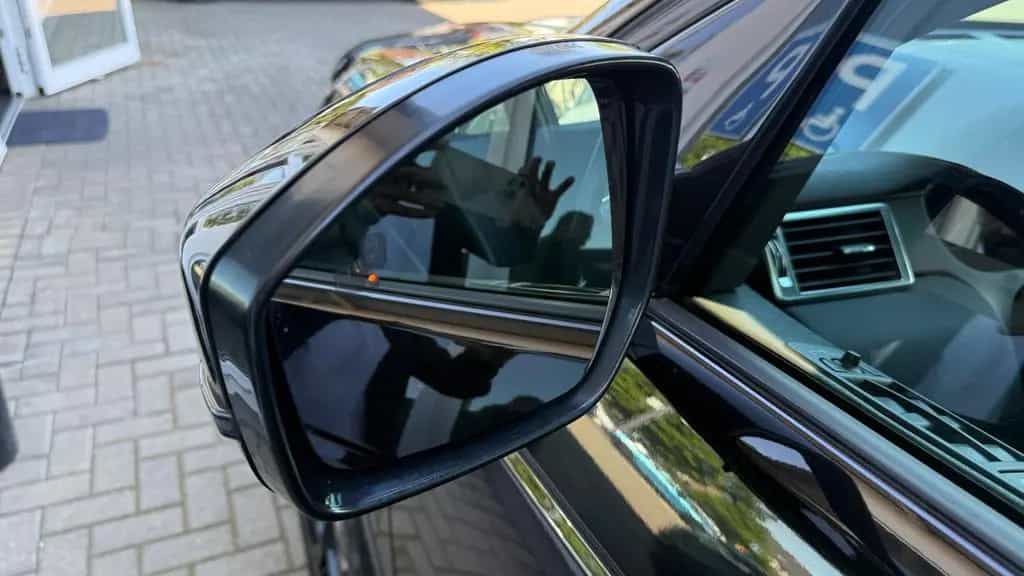 Land Rover Discovery Sport 2.0 TD4 SE AWD PANO RCAM GRA 12/2018-photo-23