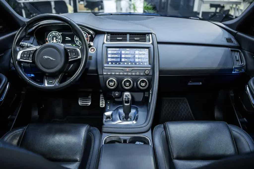Jaguar E-Pace 2.0 D R-Dynamic SE AWD NAVI LED PFK PANO 04/2019-photo-18