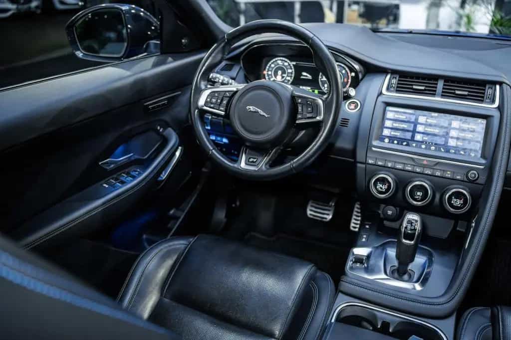 Jaguar E-Pace 2.0 D R-Dynamic SE AWD NAVI LED PFK PANO 04/2019-photo-19
