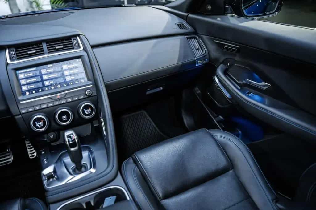 Jaguar E-Pace 2.0 D R-Dynamic SE AWD NAVI LED PFK PANO 04/2019-photo-20