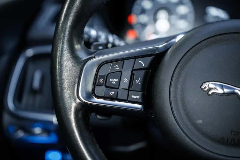 Jaguar E-Pace 2.0 D R-Dynamic SE AWD NAVI LED PFK PANO 04/2019-photo-22