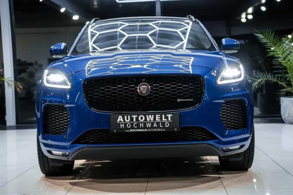 Jaguar E-Pace 2.0 D R-Dynamic SE AWD NAVI LED PFK PANO 04/2019-photo-4