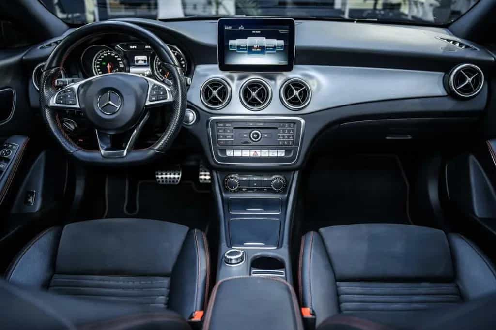 Mercedes-Benz CLA 200 AMG-Line Autom. NAVI LED RFK PANO Night 10/2017-photo-17