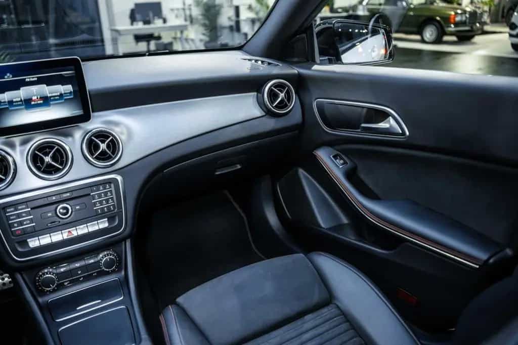 Mercedes-Benz CLA 200 AMG-Line Autom. NAVI LED RFK PANO Night 10/2017-photo-19