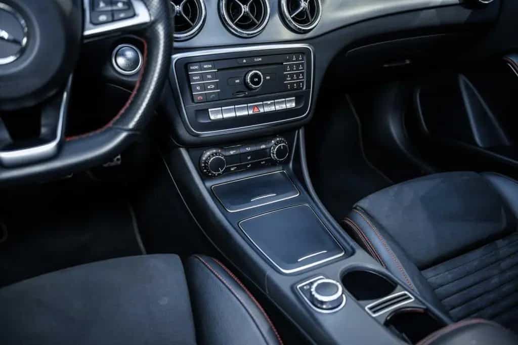 Mercedes-Benz CLA 200 AMG-Line Autom. NAVI LED RFK PANO Night 10/2017-photo-24